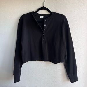 aritzia wilfred free • mavis long sleeve cropped henley t-shirt • black • small